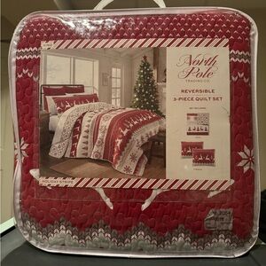 Christmas is just around the corner. Comfy cozy quilt set for the holidays.